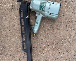 Lot #24 - Hitachi NR83A 3-1/4-Inch Pneumatic Strip Nailer