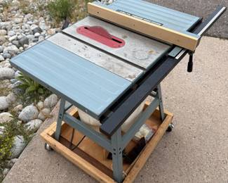 Lot #6 - Delta 36-600 10-Inch Table Saw with T-Square Fence