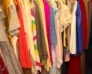 VINTAGE WOMEN'S CLOTHING