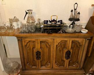 Vintage Bar/ Server