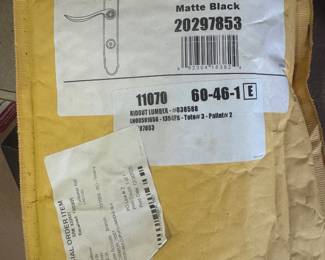 Storm Door Handle for Brand New Larson Storm Door (Classic Elegance; 36x80-81)