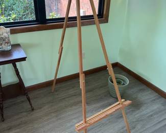 Easel
