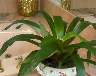 Chinese Bouquet Rust Cachepot w/ Handles