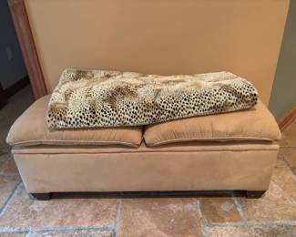 Upholstered Bench, Throw