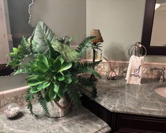 Silk Plants, Decor