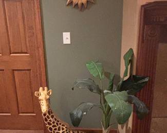 Giraffe, Decor