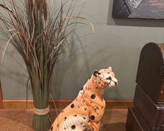 Leopard, Decor