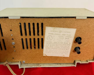 Lot 51: General Electric Clock Radio