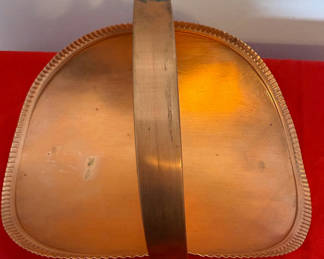 Lot 6: Metal Holder