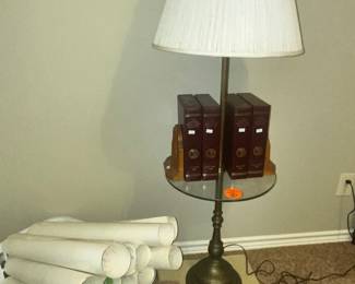 GLASS TABLE LAMP