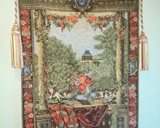 ELEGANT TAPESTRY WALL DECOR