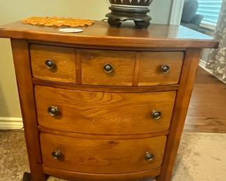 PAIR OF MATCHING NIGHTSTANDS