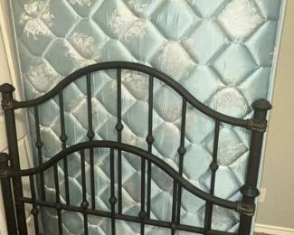 WONDERFUL FULL SIZE IRON BED & MATTRESS SET