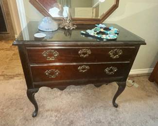 QUEEN ANNE LOWBOY CHEST