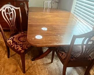 VINTAGE DUNCAN-PHYFE DINING TABLE & CHAIRS