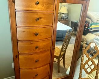 BEAUTIFUL LARGE PINE DOOR CHEST
