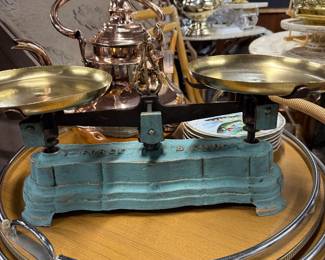 Antique French scale