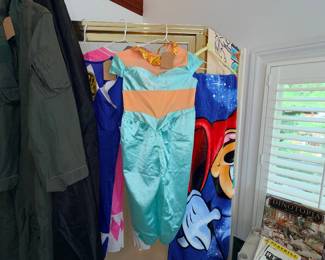 Items Located On 1st Bedroom Bathroom