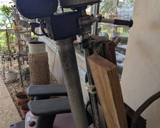 SeaGull boat Motor .. need love . pull works NON -TESTED
