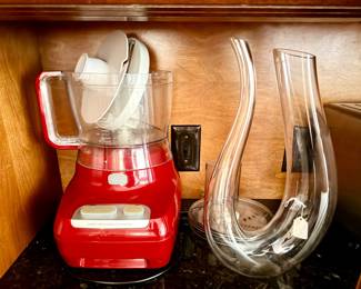 kitchenaids, cuisinarts, toaster ovens, blenders, etc