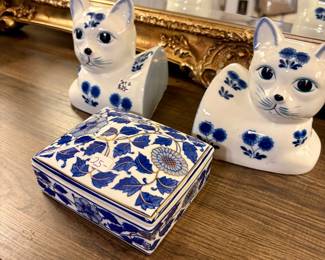 Cute bookends