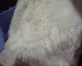 Fur tree skirt