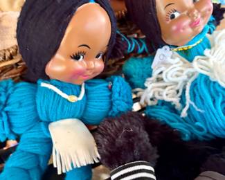 Lots of vintage dolls