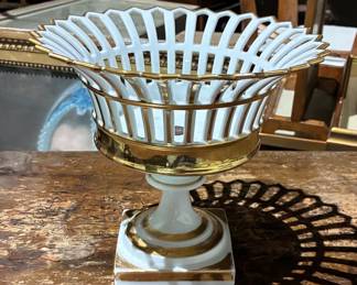 Antique 19th-century Old Paris Porcelain gilt reticulated pedestal basket (we have two for liquidation)