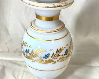 19th-century French opaline glass perfume bottle or decanter featuring hand-painted floral and gilt decoration in the style of Jean-Baptiste Desvignes