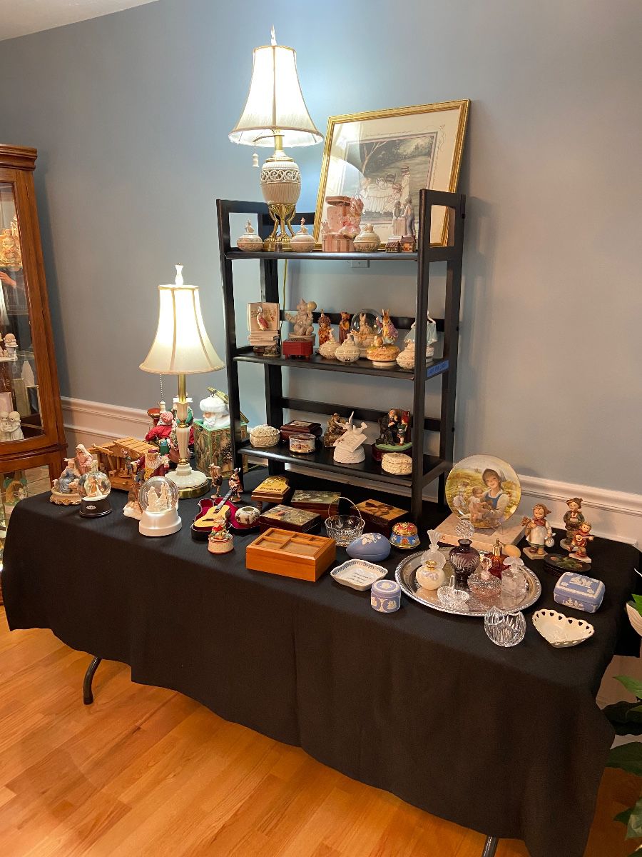 Large selection of collectable Music Boxes
