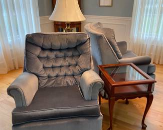 Vintage Swivel Chairs & Display Case Endtable