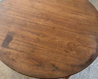 Round coffee table
