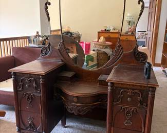 Vintage dresser