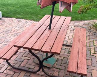 Picnic table