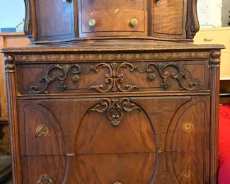 Vintage chest of drawers