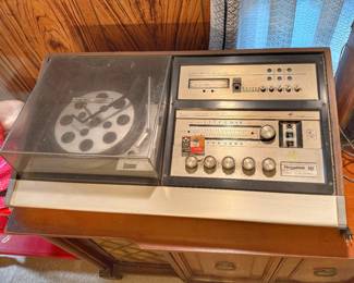 Vintage Morse Electrophonic tabletop stereo music system from the 1970s.