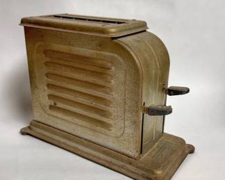 Vintage Toastmaster Model 1A1 single-slice automatic pop-up toaster, manufactured by the Waters-Genter Company in Minneapolis starting in 1921.