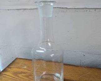 Clear Glass Decanter with Stopper