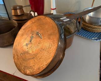 VTG HAND-FORGED COPPER PAN W/HEAVY IRON HANDLE