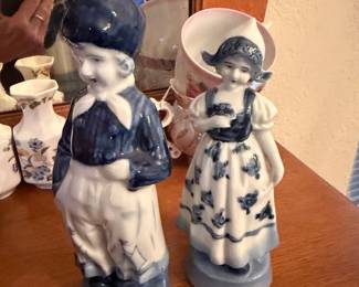 VTG DELFT STYLE DUTCH FIGURES