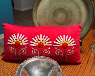 VTG SILVERPLATE BOWL….PILLOW BY ECHO