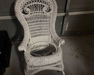 VINTAGE WICKER