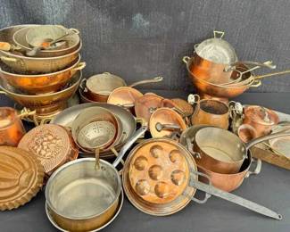 OM403Vintage Misc Copper Pots, Pans And Colanders