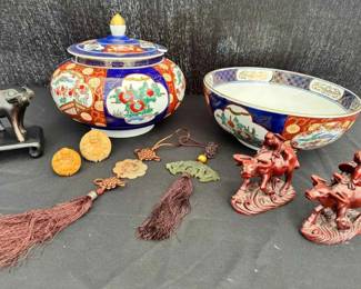 OM406Vintage Japanese Gold Imari Porcelain Bowl Jar, Jade Like Tassels, Ox Figurine