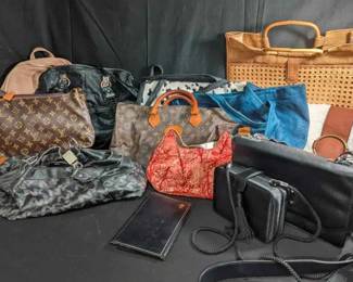 OM441Assortment Of Handbags And Wallet