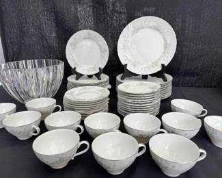 OM408Vintage Yamaka China Sherwood Pattern 1573 Dinnerware Set with Cases