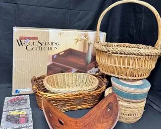 OM466Wicker Baskets Hausenware Wood Serving Collection