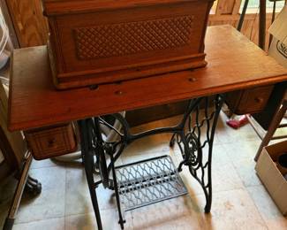 Antique Singer Treadle Sewing Machine