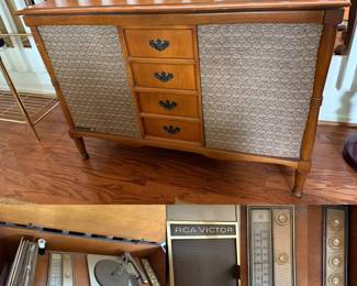 MCM 1960s RCA Victor "New Vista" High-Fidelity Stereophonic Radio-Phonograph Console