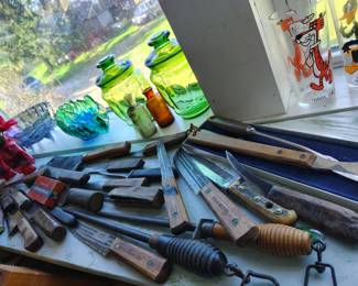 Carbon steel knives